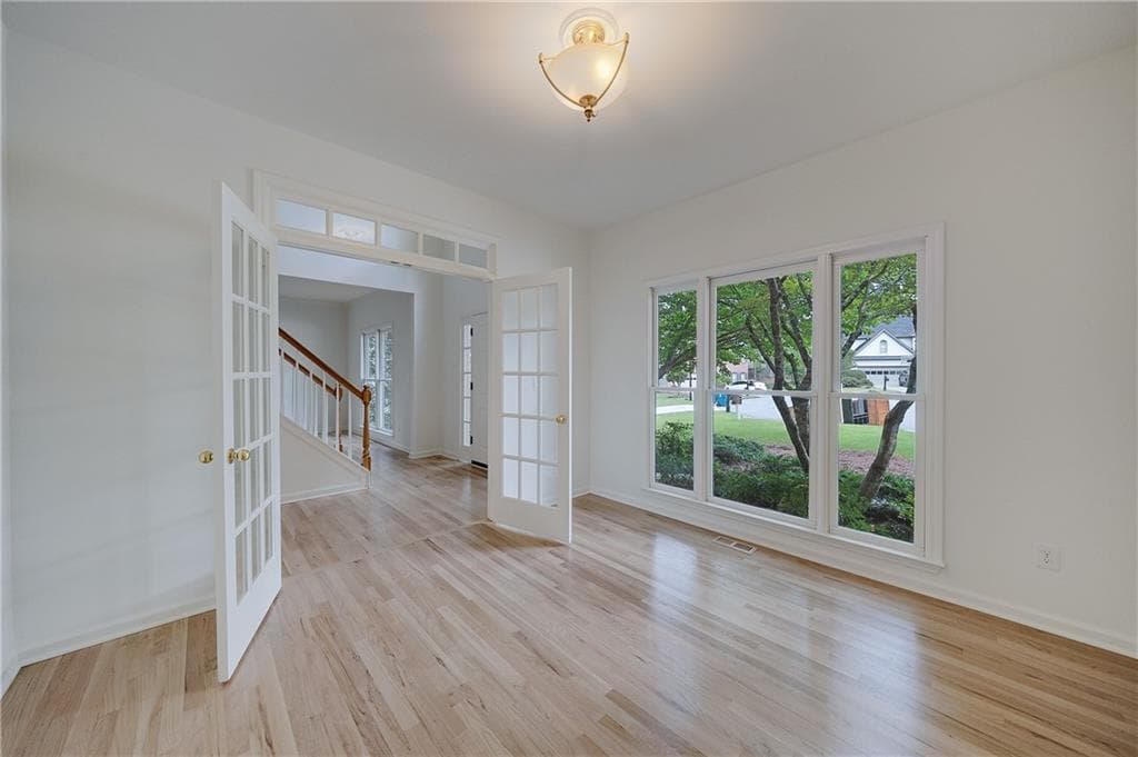 5 bedroom, 4 bathroom, 3,415 sq ft single family residence under contract at 140 Ketton Way, Alpharetta, GA 30005 — photo 9