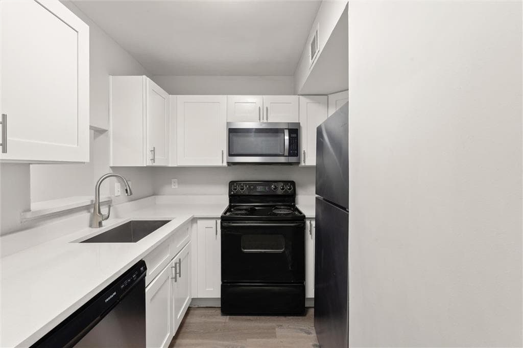 2 bedroom, 2 bathroom condominium for rent at 5058 Jonesboro Road B-13, Union City, GA 30291 for $1,395 a month — photo 6