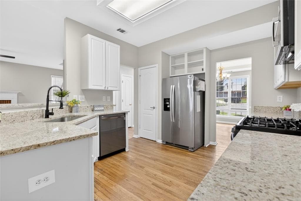 5 bedroom, 4 bathroom, 2,500 sq ft single family residence under contract at 320 Wynstone Way, Duluth, GA 30097 — photo 10