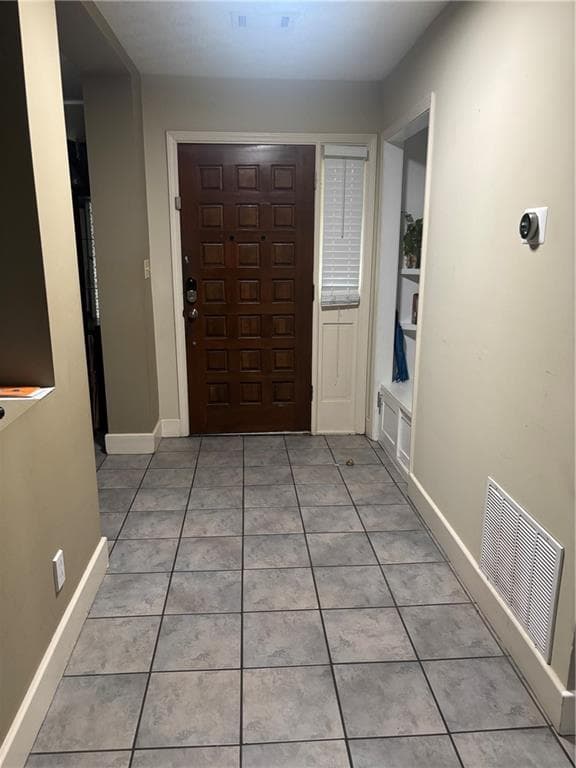 5 bedroom, 3 bathroom, 2,285 sq ft single family residence for sale at 1966 Kensington High Street, Lilburn, GA 30047 — photo 2