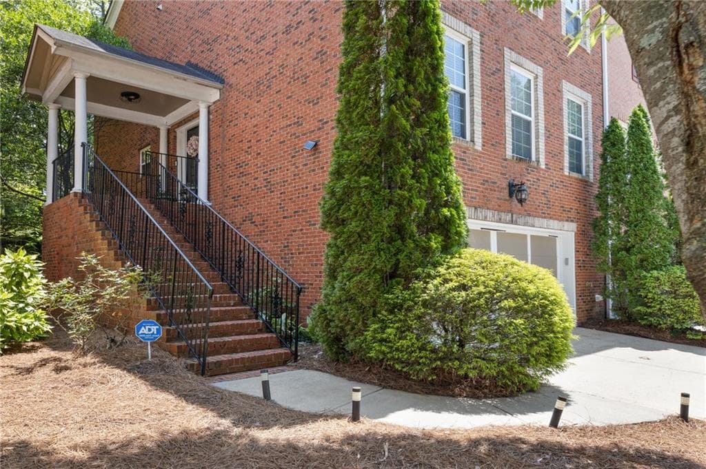 4 bedroom, 4 bathroom, 2,486 sq ft townhouse for sale at 2276 Ewell Park Drive, Lawrenceville, GA 30043 — photo 3