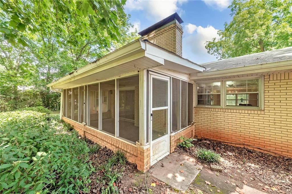 3 bedroom, 2 bathroom, 1,806 sq ft single family residence under contract at 1318 East Lake Road, Mcdonough, GA 30252 — photo 9