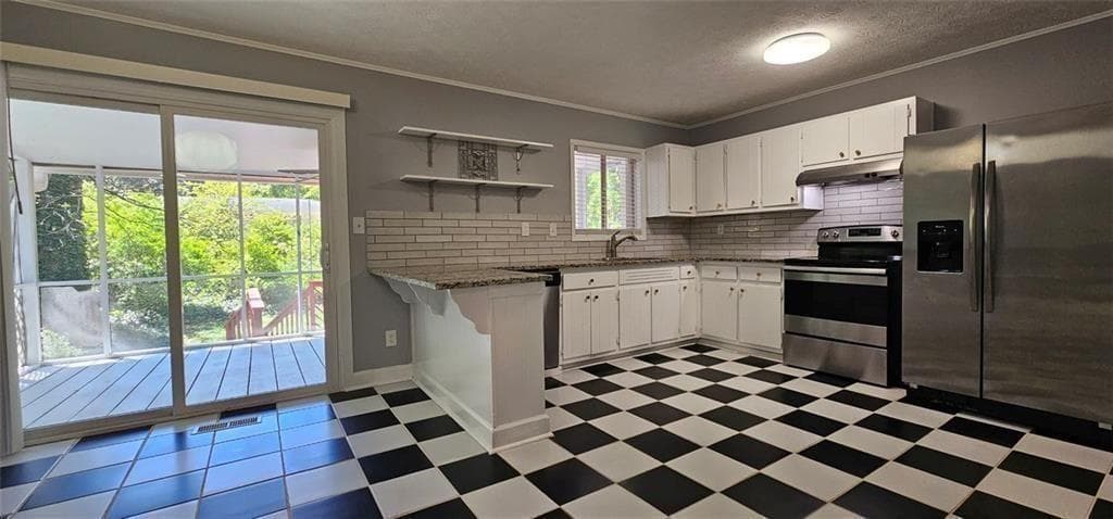 3 bedroom, 2 bathroom, 1,851 sq ft single family residence for sale at 1096 Deleon Court, Clarkston, GA 30021 — photo 6