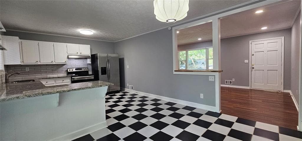 3 bedroom, 2 bathroom, 1,851 sq ft single family residence for sale at 1096 Deleon Court, Clarkston, GA 30021 — photo 7