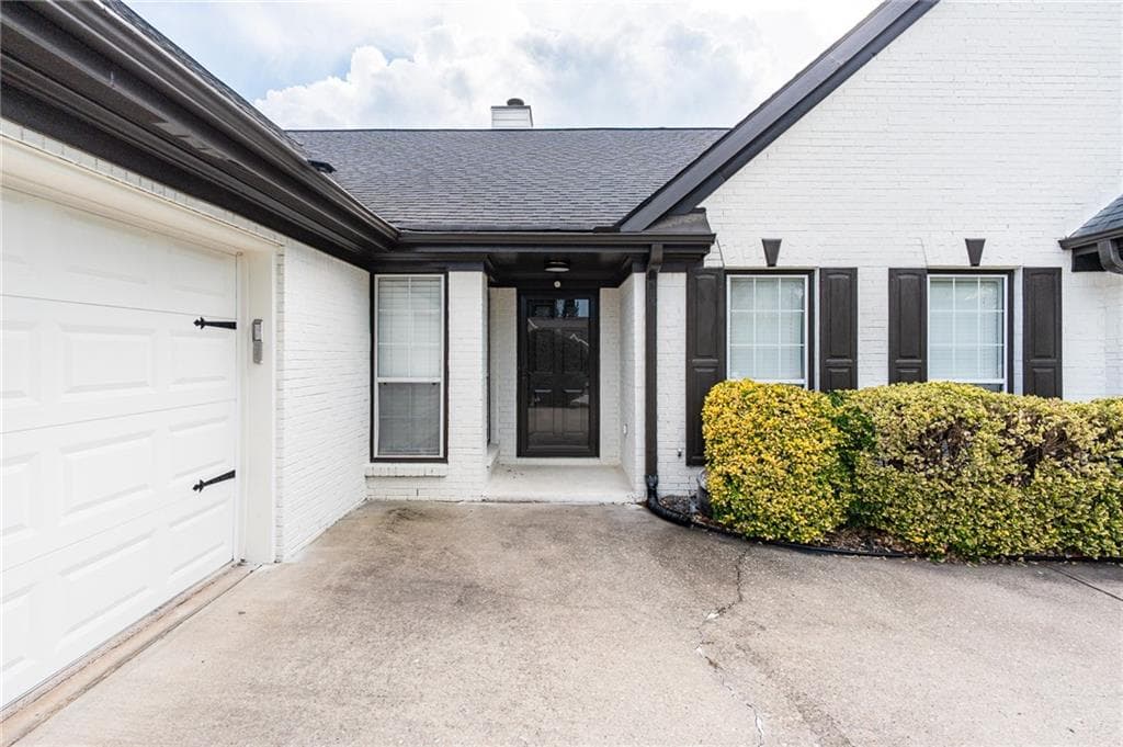 3 bedroom, 2 bathroom, 2,400 sq ft single family residence under contract at 3554 Dunbar Lane, Suwanee, GA 30024 — photo 5