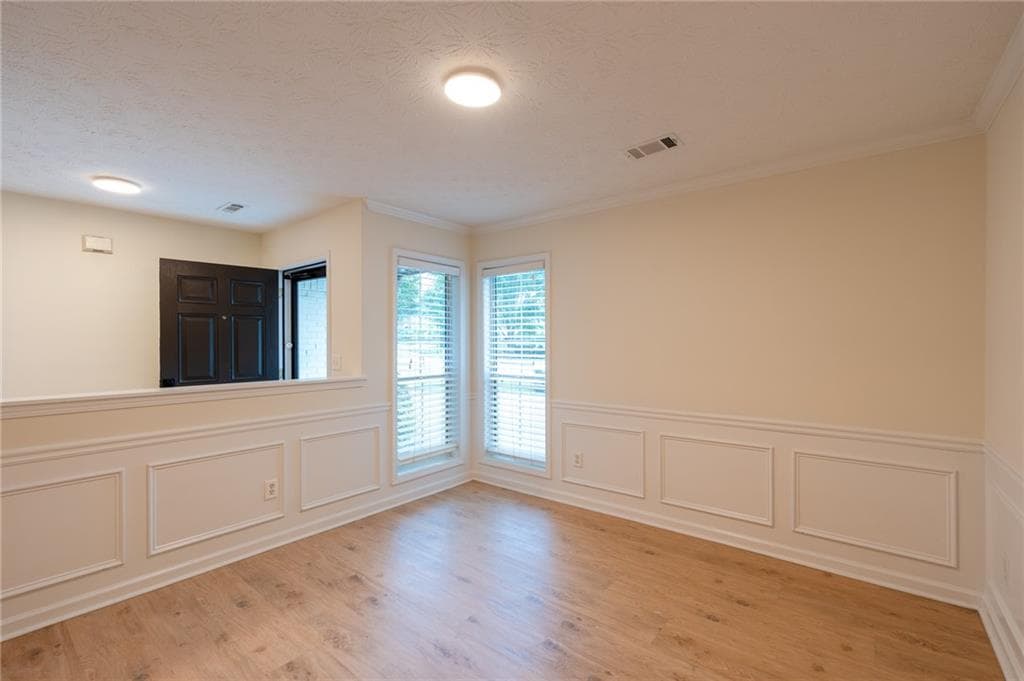 3 bedroom, 2 bathroom, 2,400 sq ft single family residence under contract at 3554 Dunbar Lane, Suwanee, GA 30024 — photo 7