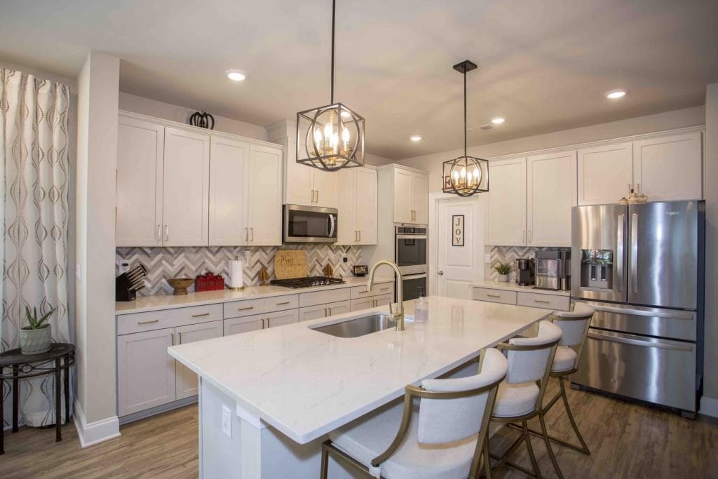 5 bedroom, 4 bathroom, 2,867 sq ft single family residence for sale at 622 Shadow Moss Avenue, Canton, GA 30115 — photo 6