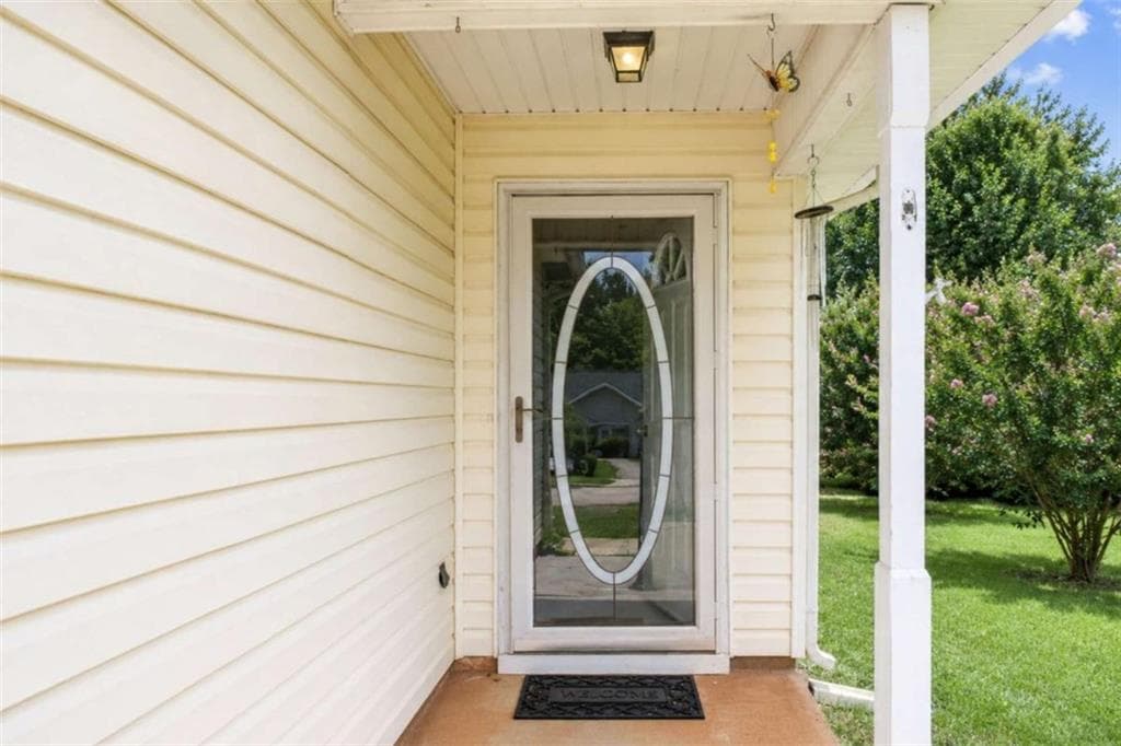 3 bedroom, 2 bathroom, 1,143 sq ft single family residence for sale at 121 Samanthas Way, Mcdonough, GA 30253 — photo 2