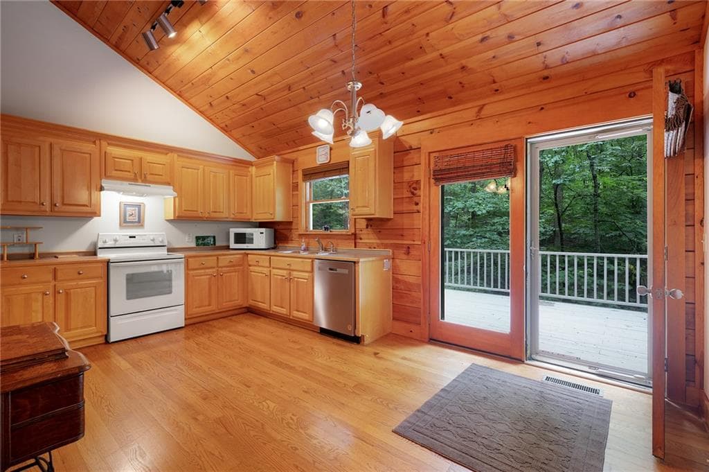 3 bedroom, 2 bathroom, 1,421 sq ft single family residence for sale at 415 Sunset Court, Jasper, GA 30143 — photo 10
