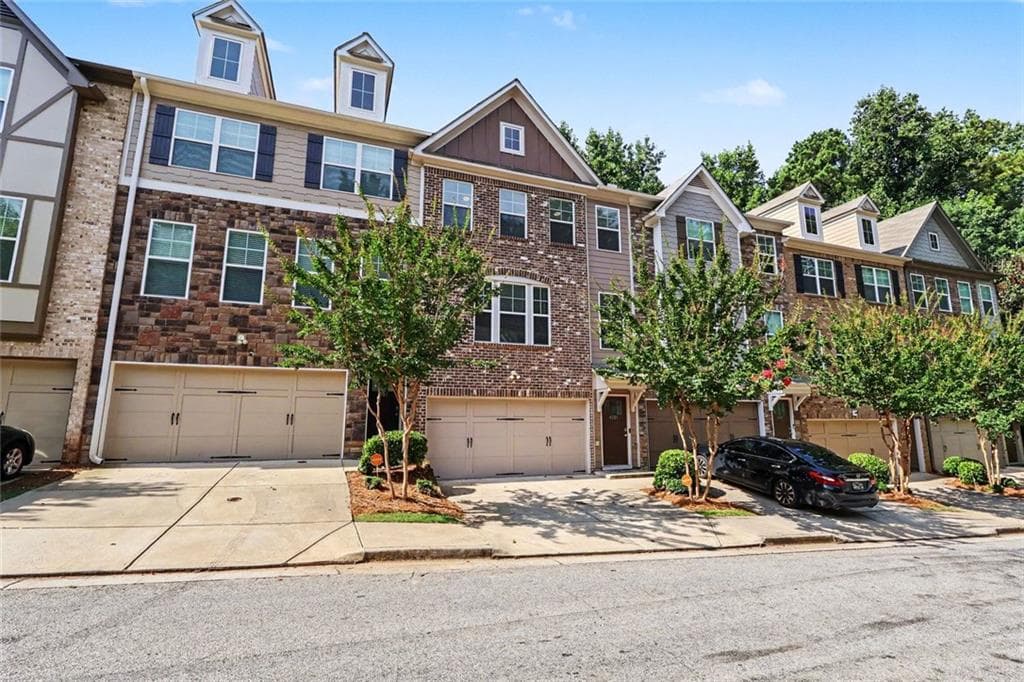 4 bedroom, 4 bathroom, 2,227 sq ft townhouse for sale at 4383 Legendary Street, Stone Mountain, GA 30083 — photo 2