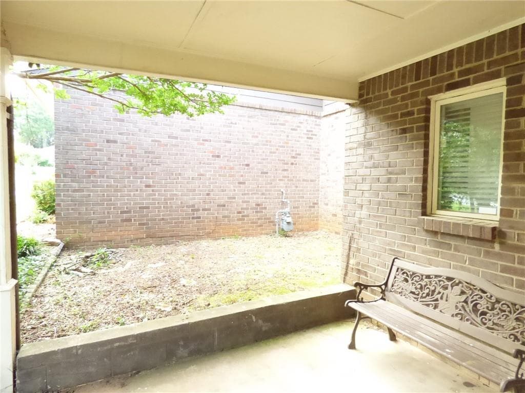 2 bedroom, 3 bathroom, 1,398 sq ft townhouse for sale at 1572 Circlestone Drive, Stone Mountain, GA 30088 — photo 3