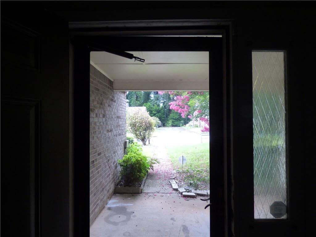 2 bedroom, 3 bathroom, 1,398 sq ft townhouse for sale at 1572 Circlestone Drive, Stone Mountain, GA 30088 — photo 4