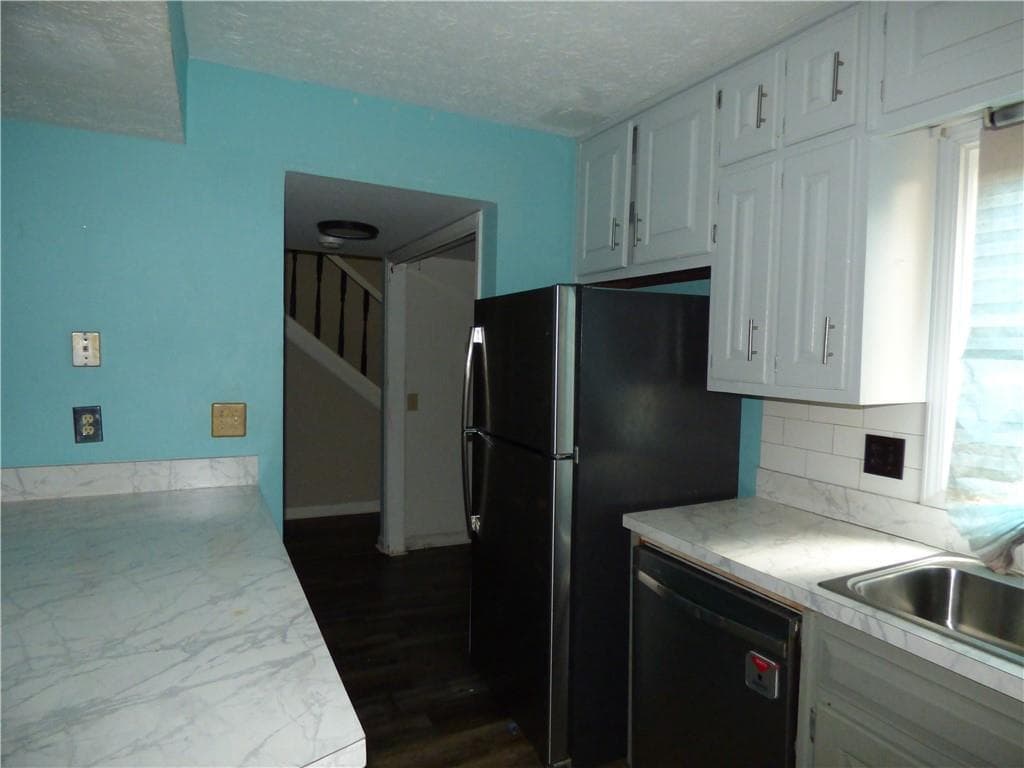 2 bedroom, 3 bathroom, 1,398 sq ft townhouse for sale at 1572 Circlestone Drive, Stone Mountain, GA 30088 — photo 7