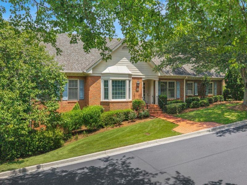 4 bedroom, 4 bathroom, 4,075 sq ft single family residence for sale at 6 Downshire Lane, Decatur, GA 30033 — photo 2