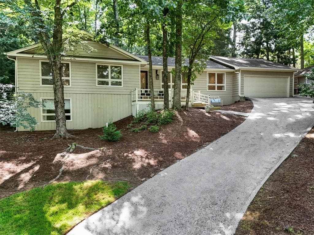 4 bedroom, 4 bathroom, 2,800 sq ft single family residence under contract at 310 Clear Creek Court, Roswell, GA 30076