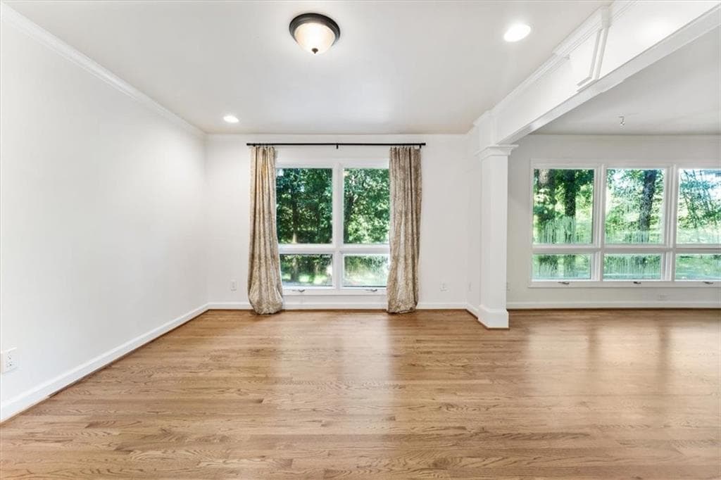 4 bedroom, 4 bathroom, 2,800 sq ft single family residence under contract at 310 Clear Creek Court, Roswell, GA 30076 — photo 6