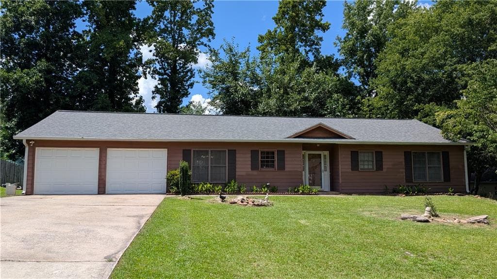3 bedroom, 2 bathroom, 1,482 sq ft single family residence for rent at 585 Wayside Drive, Lawrenceville, GA 30046 for $1,950 a month — photo 1 of 20