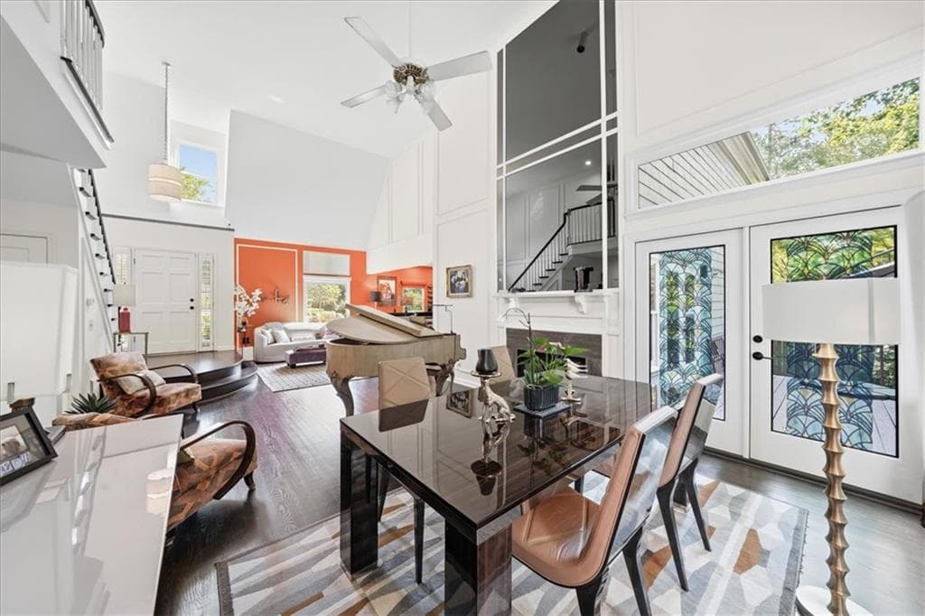 4 bedroom, 5 bathroom, 3,991 sq ft single family residence under contract at 990 Lake Charles Drive, Roswell, GA 30075 — photo 3