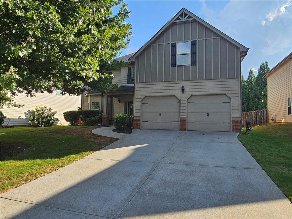 4 bedroom, 3 bathroom, 2,996 sq ft single family residence for rent at 1550 Horseshoe Creek Lane, Cumming, GA 30041 for $2,700 a month — photo 1 of 45