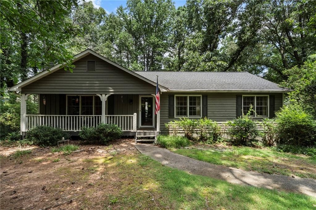 3 bedroom, 2 bathroom, 2,184 sq ft single family residence under contract at 1982 Winding Creek Lane, Marietta, GA 30064