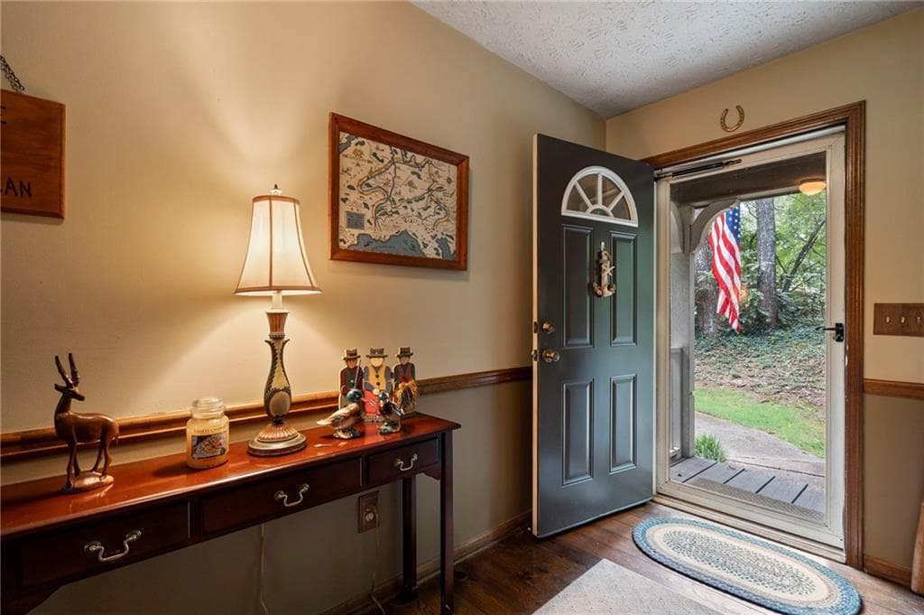 3 bedroom, 2 bathroom, 2,184 sq ft single family residence under contract at 1982 Winding Creek Lane, Marietta, GA 30064 — photo 4