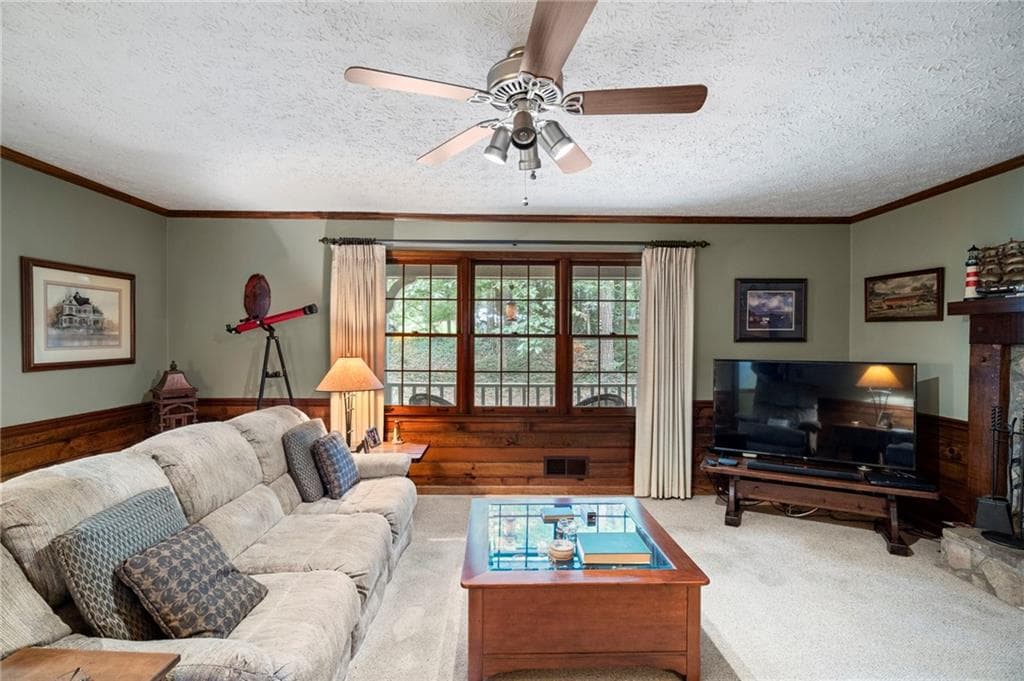 3 bedroom, 2 bathroom, 2,184 sq ft single family residence under contract at 1982 Winding Creek Lane, Marietta, GA 30064 — photo 7