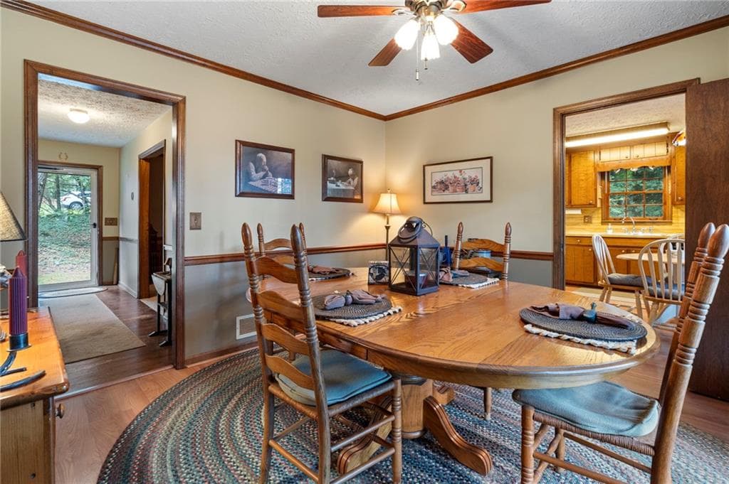 3 bedroom, 2 bathroom, 2,184 sq ft single family residence under contract at 1982 Winding Creek Lane, Marietta, GA 30064 — photo 10
