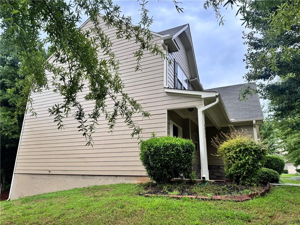 4 bedroom, 3 bathroom single family residence under contract at 4433 Black Hills Drive, Acworth, GA 30101 — photo 3