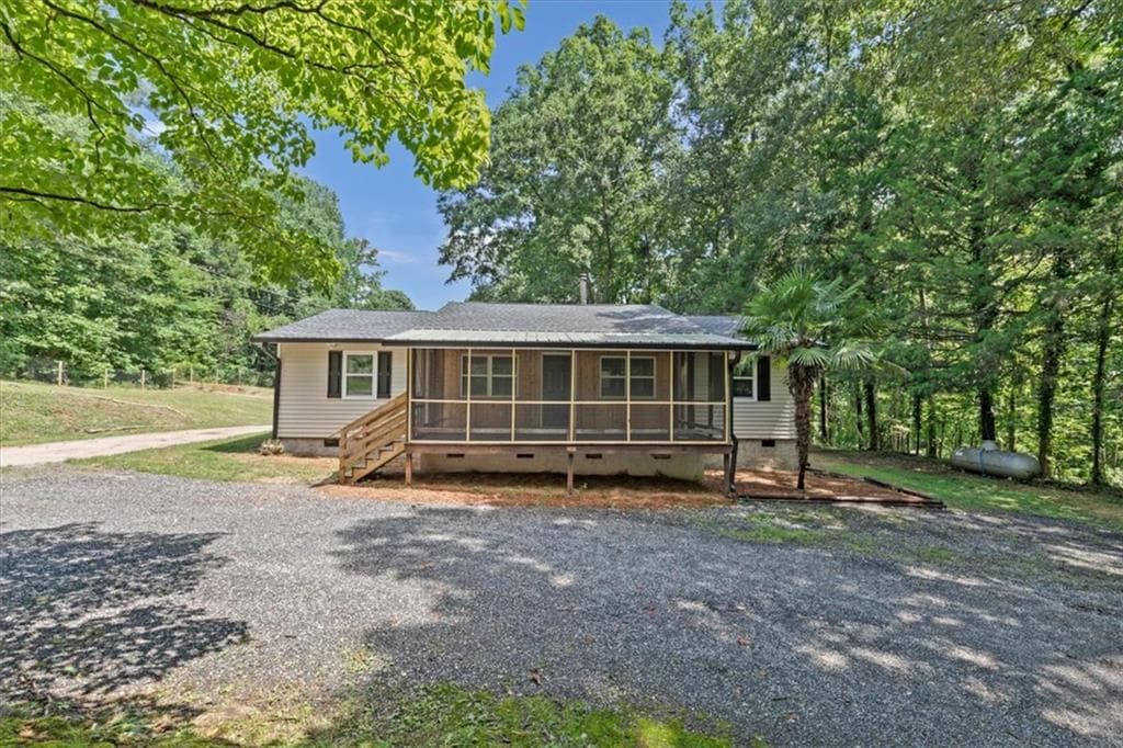 3 bedroom, 2 bathroom, 1,788 sq ft single family residence for sale at 400 Wyldewoode Drive, Mcdonough, GA 30253