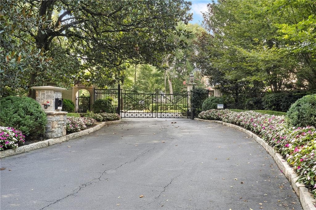 5 bedroom, 8 bathroom, 10,488 sq ft single family residence for sale at 675 W Paces Ferry, #4 Road, Atlanta, GA 30327 — photo 2