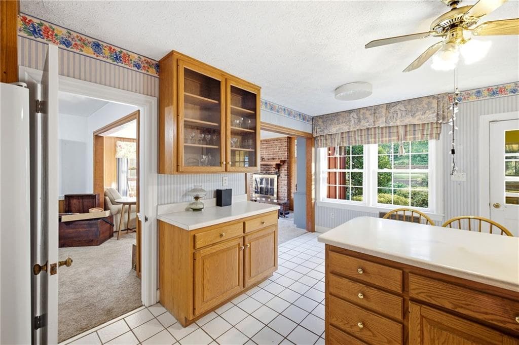 5 bedroom, 3 bathroom, 2,520 sq ft single family residence for sale at 1154 Glenwood Drive, Gainesville, GA 30501 — photo 4