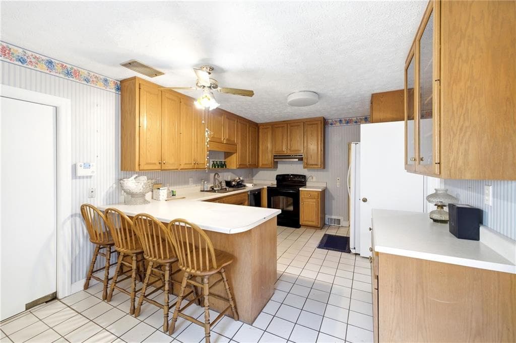 5 bedroom, 3 bathroom, 2,520 sq ft single family residence for sale at 1154 Glenwood Drive, Gainesville, GA 30501 — photo 7