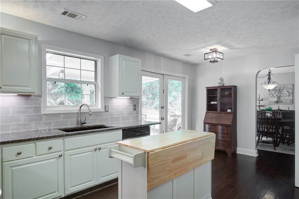 4 bedroom, 3 bathroom, 1,903 sq ft single family residence for sale at 5440 Tallantworth Crossing, Cumming, GA 30040 — photo 6