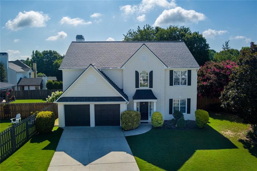 3 bedroom, 3 bathroom, 2,434 sq ft single family residence sold at 1015 Amber Leaf Court, Roswell, GA 30076