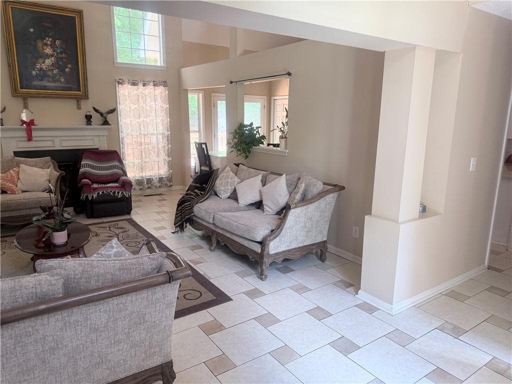 3 bedroom, 2 bathroom, 1,133 sq ft single family residence under contract at 345 WINCHESTER Way, Woodstock, GA 30188 — photo 6