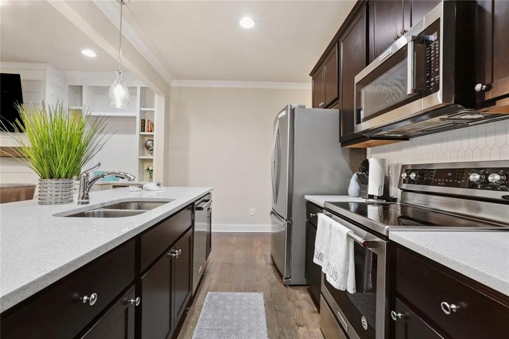 3 bedroom, 3 bathroom townhouse for rent at 539 Jefferson Chase Street, Atlanta, GA 30354 for $2,625 a month — photo 6