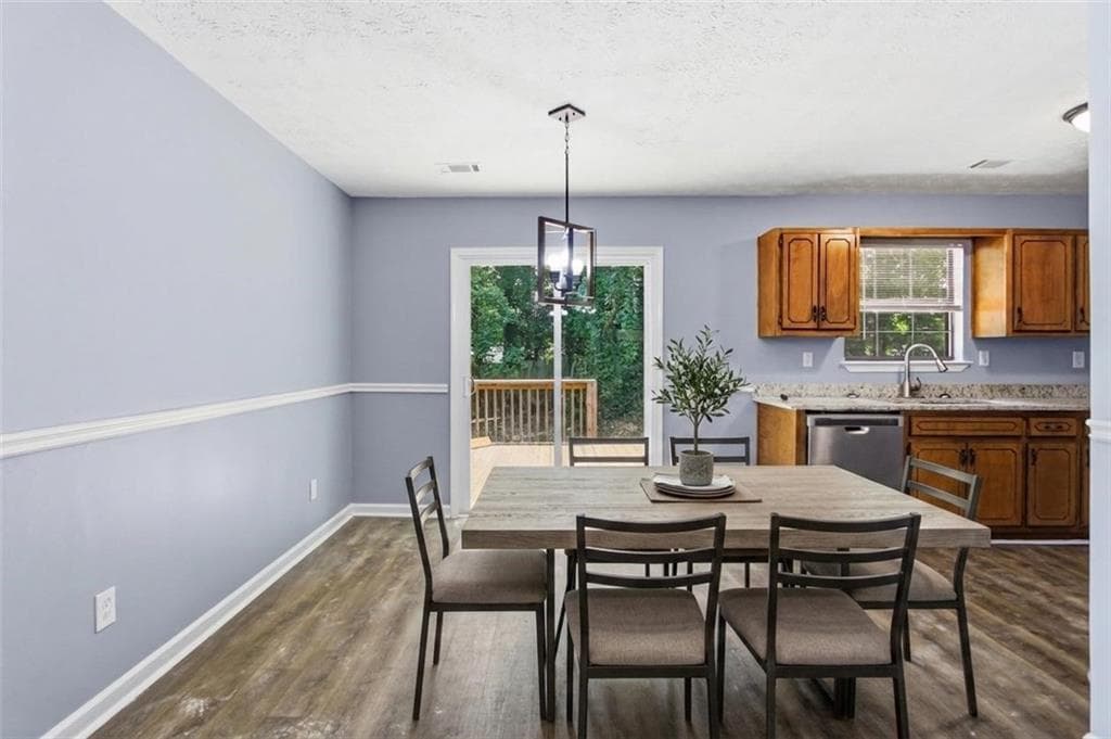 3 bedroom, 2 bathroom, 1,072 sq ft single family residence for sale at 124 Julie Lane, Stockbridge, GA 30281 — photo 5