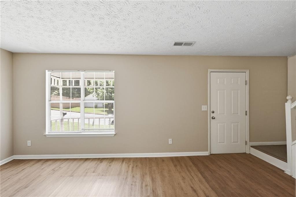 3 bedroom, 3 bathroom, 1,392 sq ft single family residence for sale at 6290 Marbut Farms Lane, Lithonia, GA 30058 — photo 7