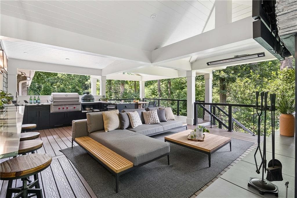 5 bedroom, 4 bathroom, 4,864 sq ft single family residence under contract at 1164 Bonview Lane, Atlanta, GA 30324 — photo 4