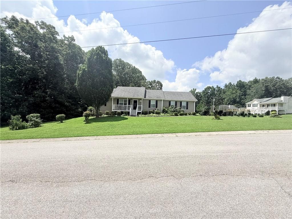 3 bedroom, 2 bathroom, 1,674 sq ft single family residence for sale at 229 Majesty Drive, Rockmart, GA 30153 — photo 2
