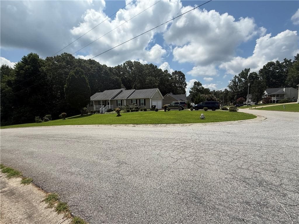 3 bedroom, 2 bathroom, 1,674 sq ft single family residence for sale at 229 Majesty Drive, Rockmart, GA 30153 — photo 3