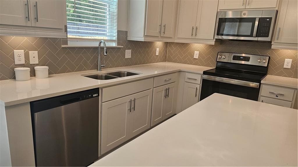 3 bedroom, 3 bathroom, 1,745 sq ft townhouse for rent at 153 Auburn Valley Way, Auburn, GA 30011 for $2,100 a month — photo 4