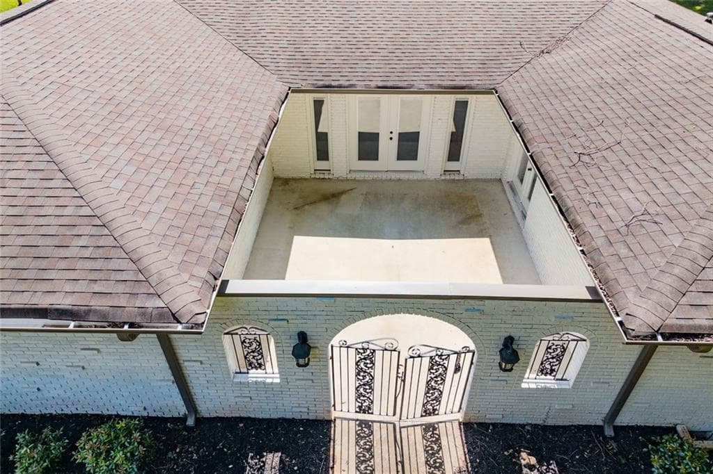 3 bedroom, 3 bathroom, 3,152 sq ft single family residence under contract at 18 Valley Trail, Covington, GA 30014 — photo 3