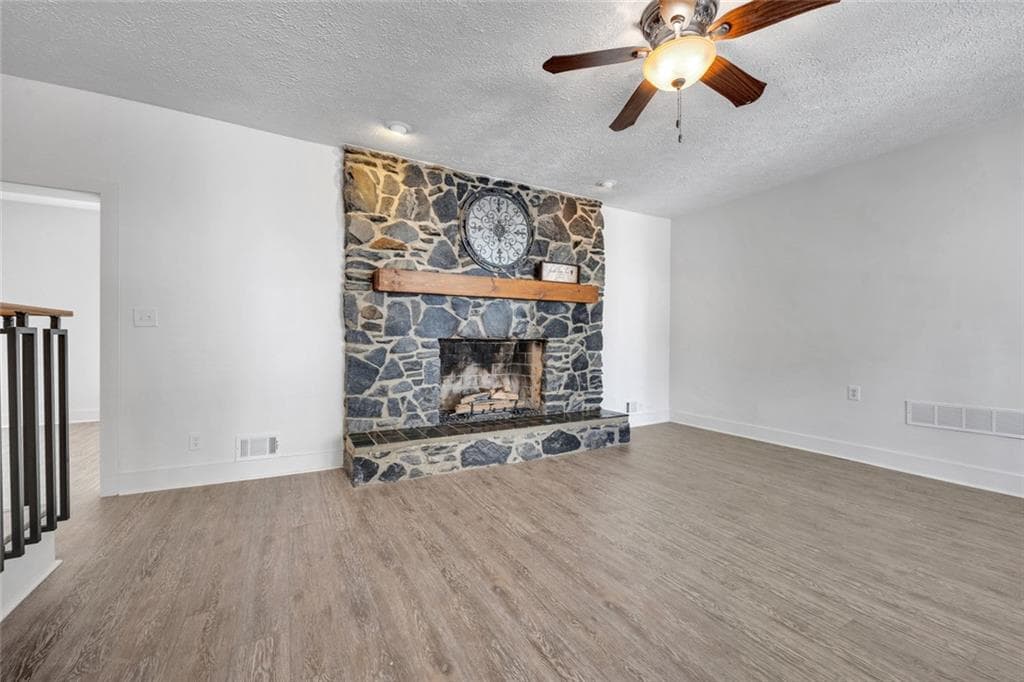 3 bedroom, 3 bathroom, 3,152 sq ft single family residence under contract at 18 Valley Trail, Covington, GA 30014 — photo 8
