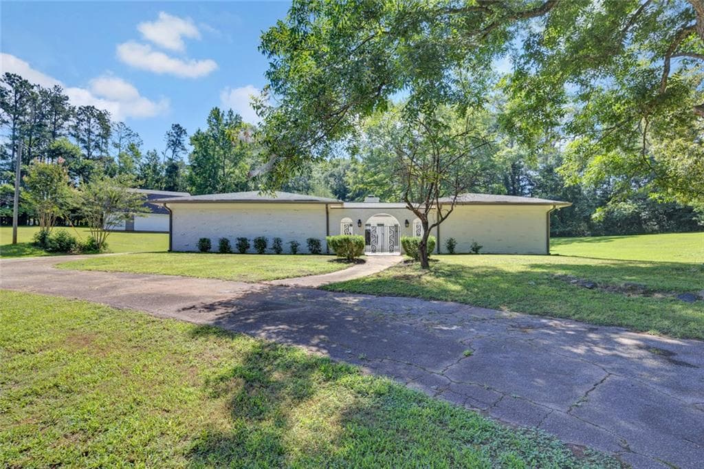 3 bedroom, 3 bathroom, 3,152 sq ft single family residence under contract at 18 Valley Trail, Covington, GA 30014