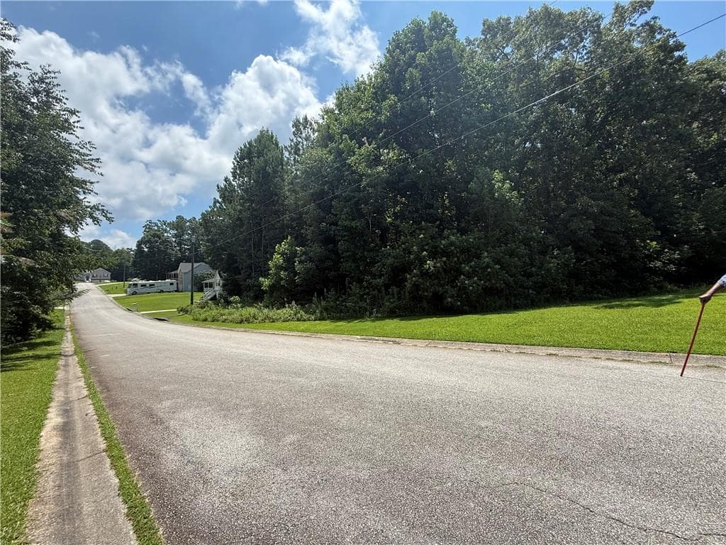 3 bedroom, 2 bathroom, 1,674 sq ft single family residence for sale at 229 Majesty Drive, Rockmart, GA 30153 — photo 4