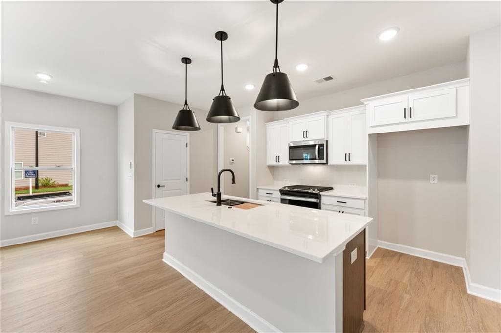 3 bedroom, 3 bathroom, 1,615 sq ft townhouse under contract at 1925 Kinnard Alley, Kennesaw, GA 30144 — photo 4