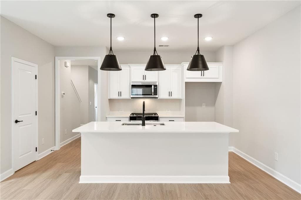 3 bedroom, 3 bathroom, 1,615 sq ft townhouse under contract at 1925 Kinnard Alley, Kennesaw, GA 30144 — photo 5