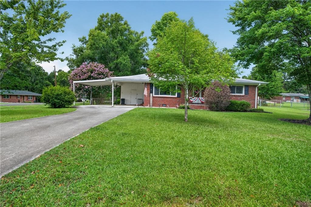 2 bedroom, 2 bathroom, 1,218 sq ft single family residence for sale at 14 Don Drive, Rome, GA 30165