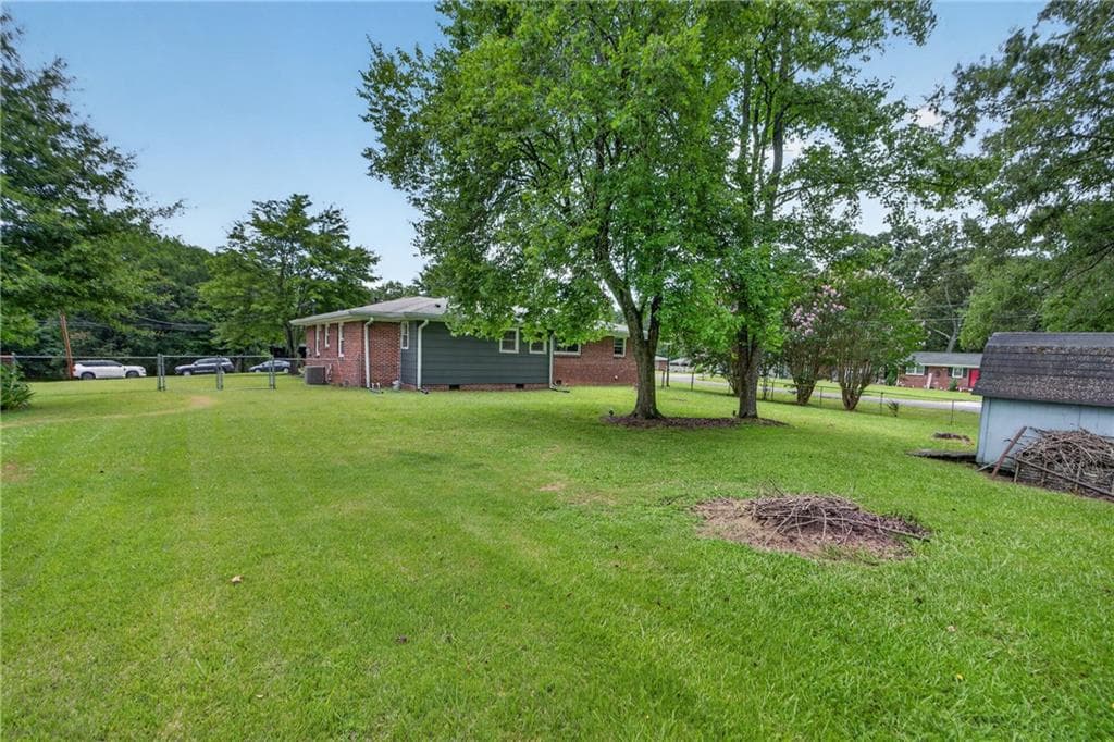 2 bedroom, 2 bathroom, 1,218 sq ft single family residence for sale at 14 Don Drive, Rome, GA 30165 — photo 2